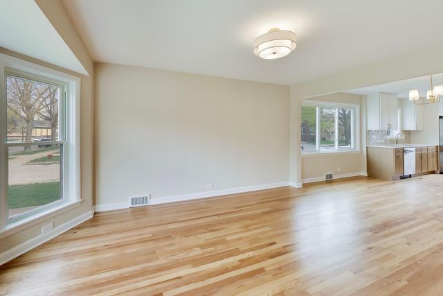 5921 N Melvina Avenue, Chicago, IL 60646