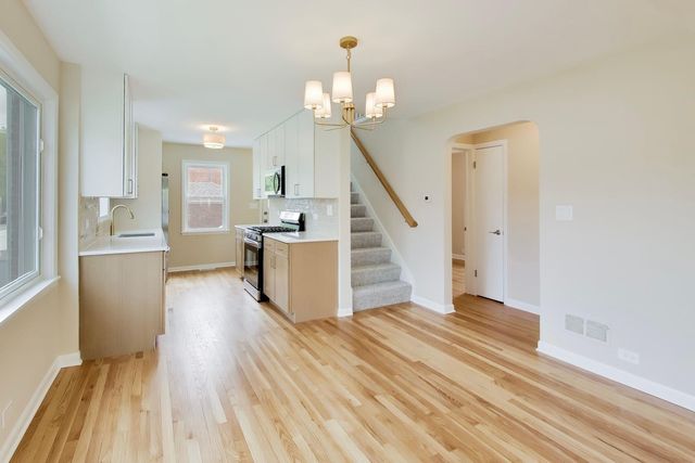 5921 N Melvina Avenue, Chicago, IL 60646