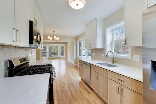 5921 N Melvina Avenue, Chicago, IL 60646