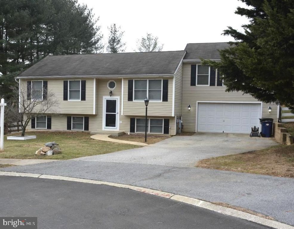 Image 1 of property listing at 6617 STIRRUP CT, Eldersburg, MD 21784