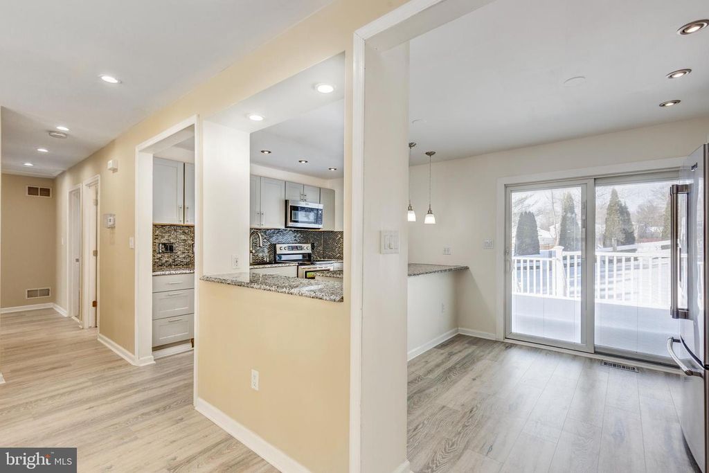 Image 12 of property listing at 6617 STIRRUP CT, Eldersburg, MD 21784