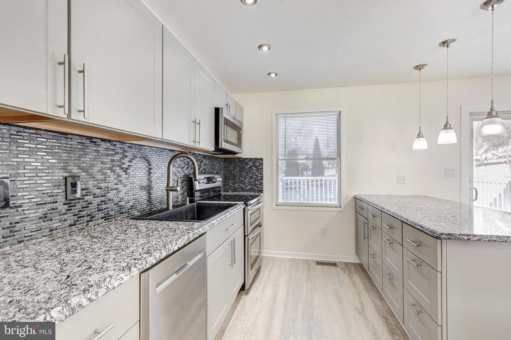 Image 16 of property listing at 6617 STIRRUP CT, Eldersburg, MD 21784