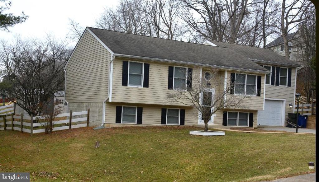 Image 2 of property listing at 6617 STIRRUP CT, Eldersburg, MD 21784