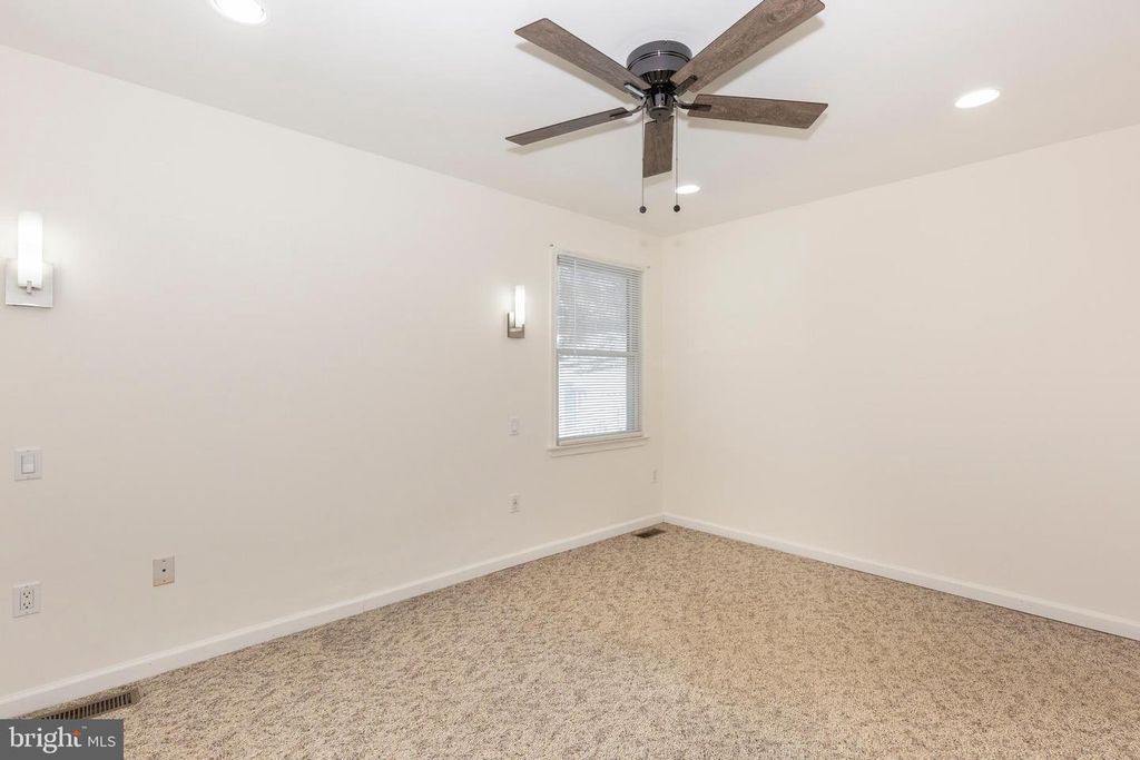 Image 24 of property listing at 6617 STIRRUP CT, Eldersburg, MD 21784