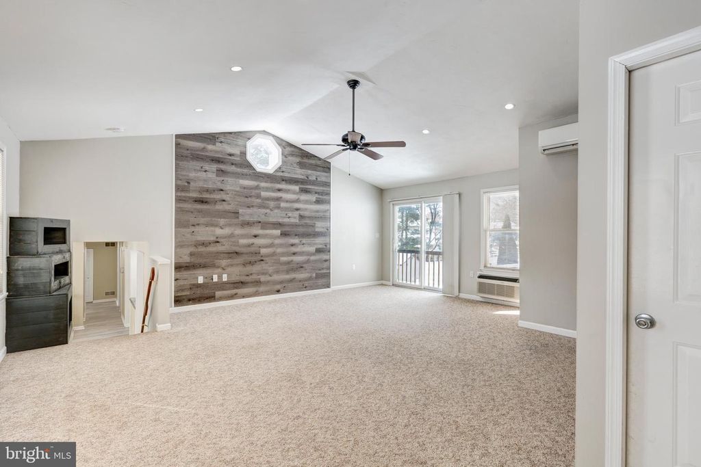 Image 30 of property listing at 6617 STIRRUP CT, Eldersburg, MD 21784