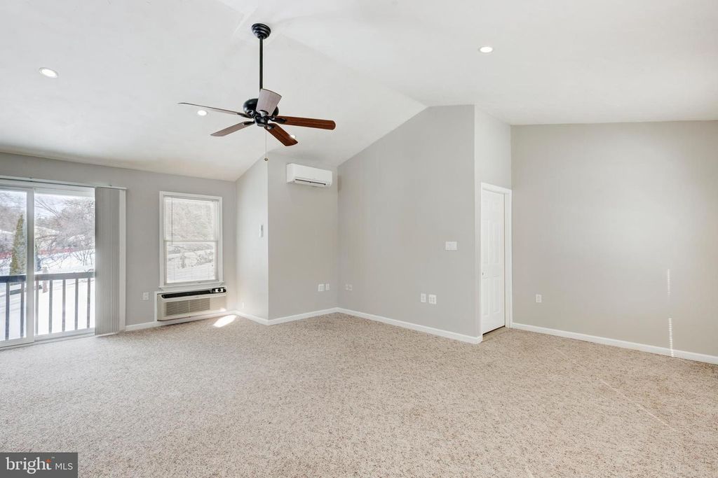 Image 32 of property listing at 6617 STIRRUP CT, Eldersburg, MD 21784