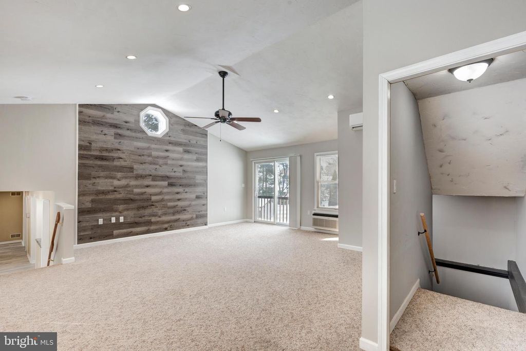 Image 34 of property listing at 6617 STIRRUP CT, Eldersburg, MD 21784