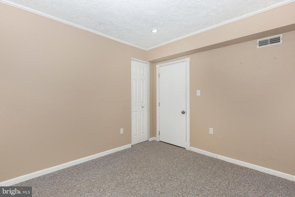 Image 43 of property listing at 6617 STIRRUP CT, Eldersburg, MD 21784