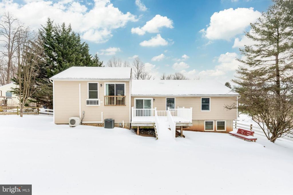 Image 60 of property listing at 6617 STIRRUP CT, Eldersburg, MD 21784