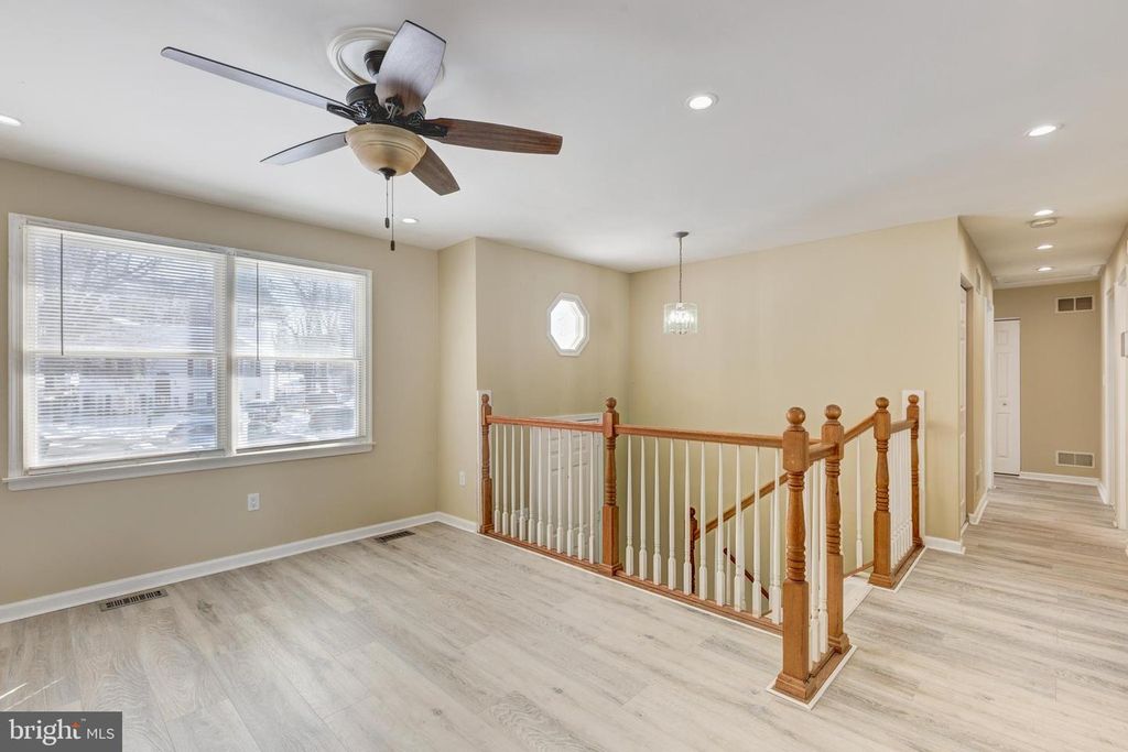 Image 9 of property listing at 6617 STIRRUP CT, Eldersburg, MD 21784