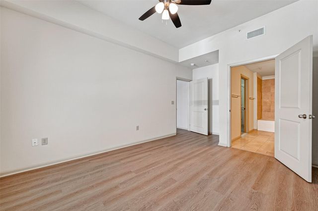 3505 Sage 115, Houston, TX 77056