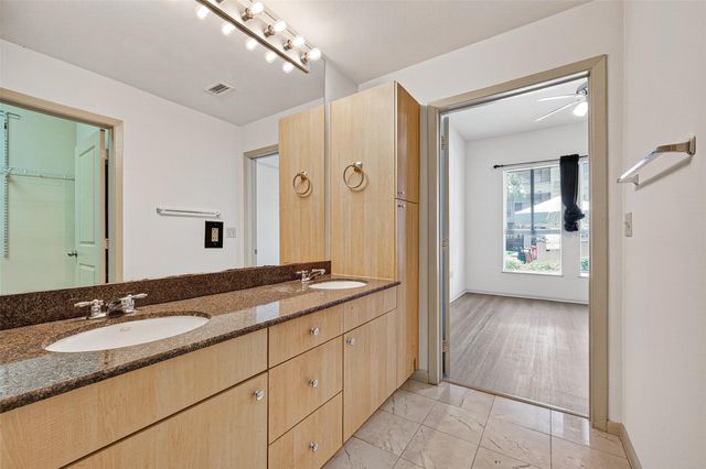 3505 Sage 115, Houston, TX 77056