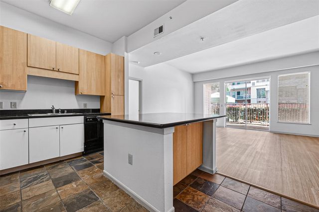 3505 Sage 115, Houston, TX 77056