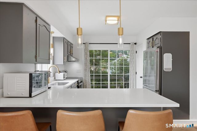 46 First Avenue, Waterford, CT 06385