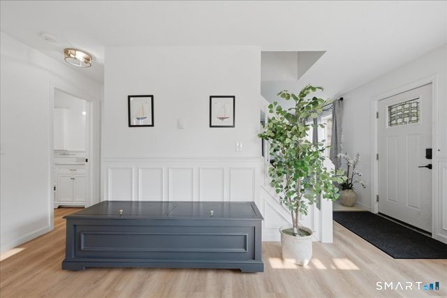 46 First Avenue, Waterford, CT 06385