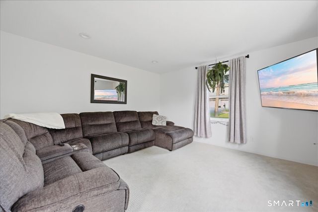 46 First Avenue, Waterford, CT 06385
