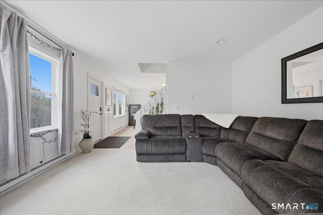 46 First Avenue, Waterford, CT 06385