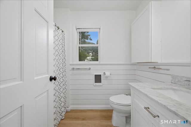 46 First Avenue, Waterford, CT 06385