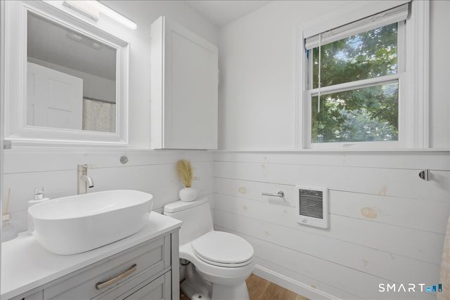 46 First Avenue, Waterford, CT 06385