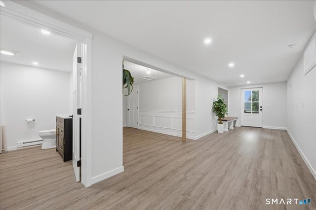 46 First Avenue, Waterford, CT 06385