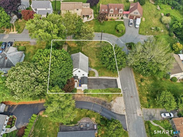 46 First Avenue, Waterford, CT 06385