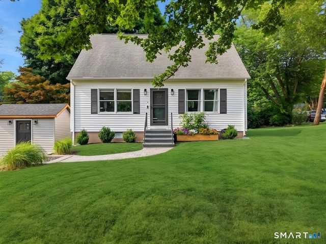 46 First Avenue, Waterford, CT 06385