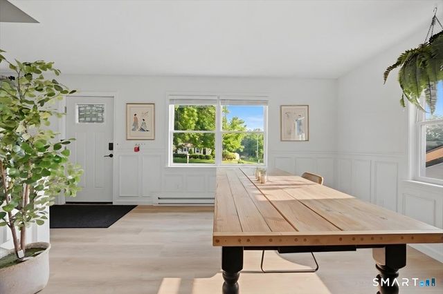 46 First Avenue, Waterford, CT 06385