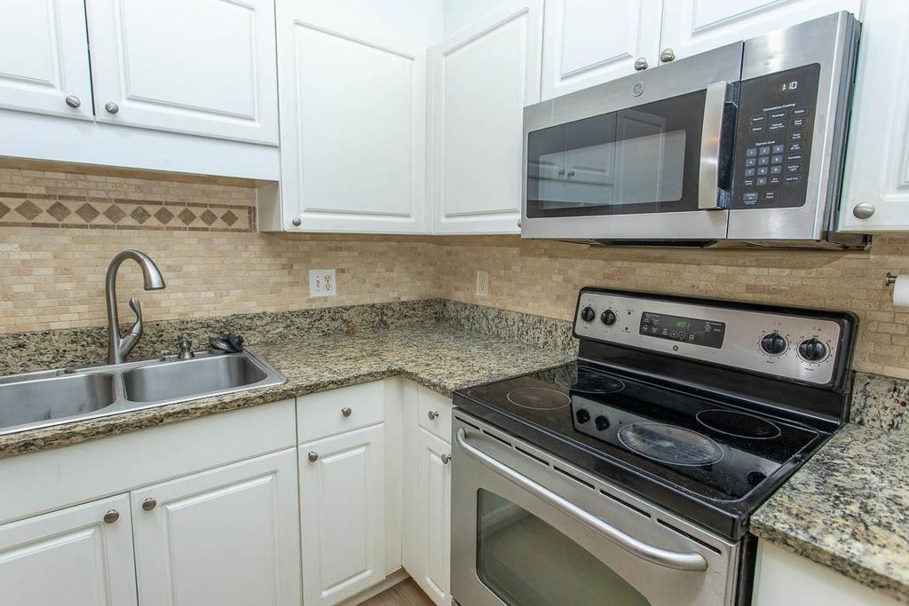 9734 Leyland Dr Unit 6, Myrtle Beach, SC 29572 — photo 2