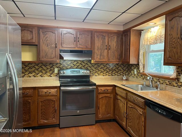 5 Revere Court, Whiting, NJ 08759