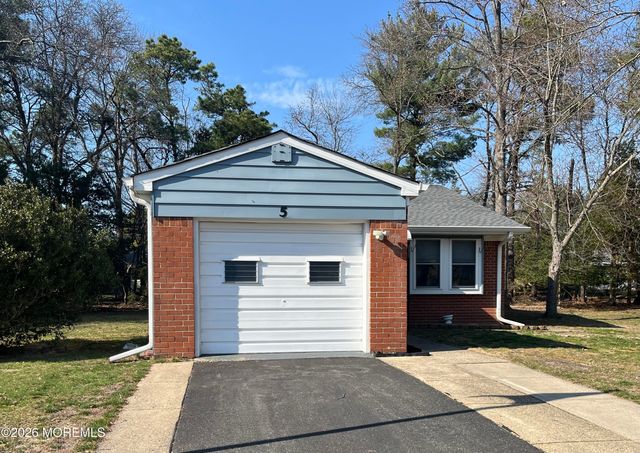 5 Revere Court, Whiting, NJ 08759