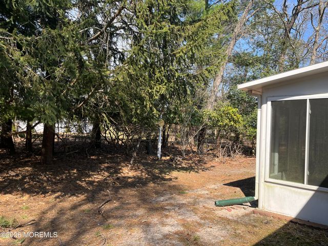 5 Revere Court, Whiting, NJ 08759