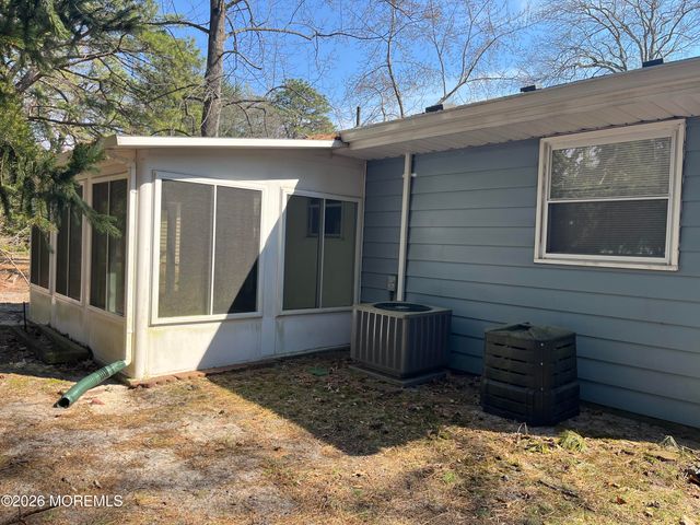 5 Revere Court, Whiting, NJ 08759