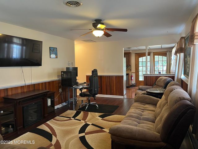 5 Revere Court, Whiting, NJ 08759