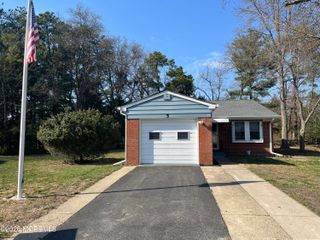 5 Revere Court, Whiting, NJ 08759