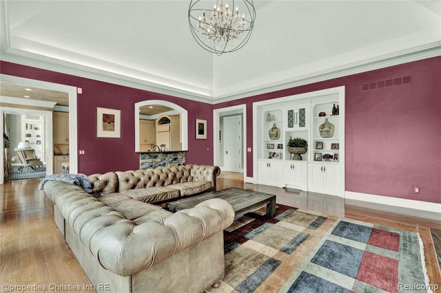 3715 Lahser Road, Bloomfield Hills, MI 48304