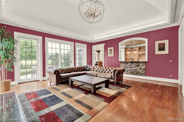 3715 Lahser Road, Bloomfield Hills, MI 48304