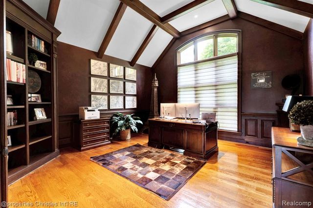 3715 Lahser Road, Bloomfield Hills, MI 48304