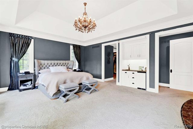 3715 Lahser Road, Bloomfield Hills, MI 48304