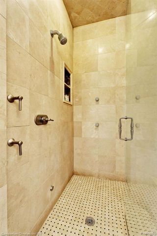 3715 Lahser Road, Bloomfield Hills, MI 48304