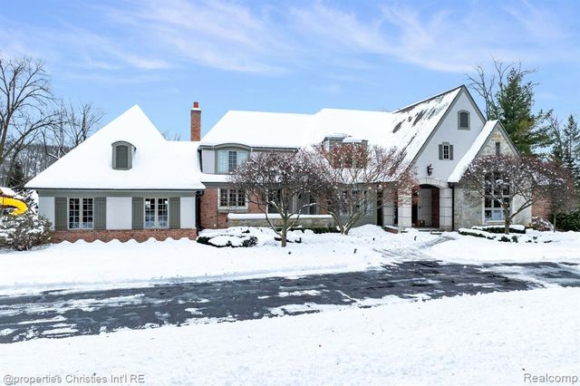3715 Lahser Road, Bloomfield Hills, MI 48304