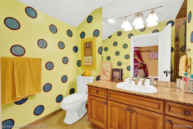 3715 Lahser Road, Bloomfield Hills, MI 48304