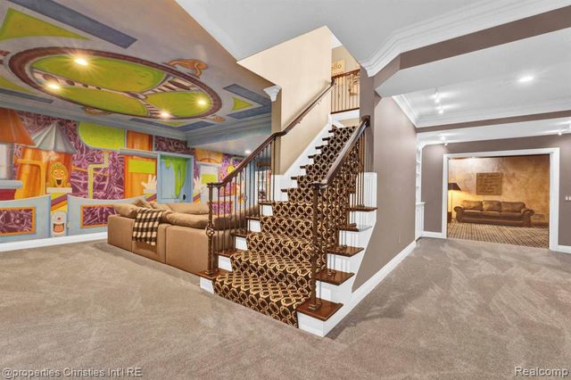 3715 Lahser Road, Bloomfield Hills, MI 48304