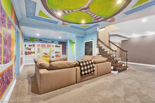 3715 Lahser Road, Bloomfield Hills, MI 48304