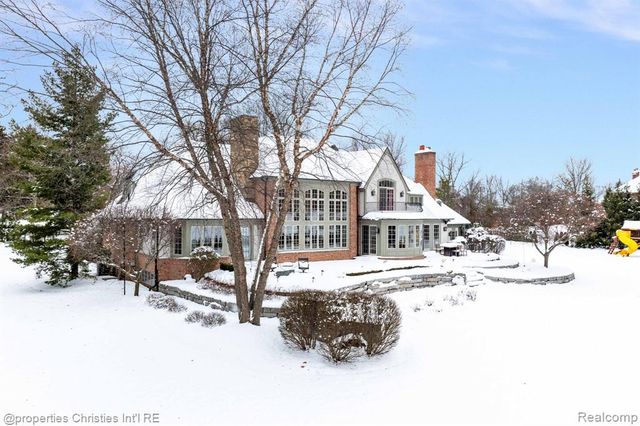 3715 Lahser Road, Bloomfield Hills, MI 48304
