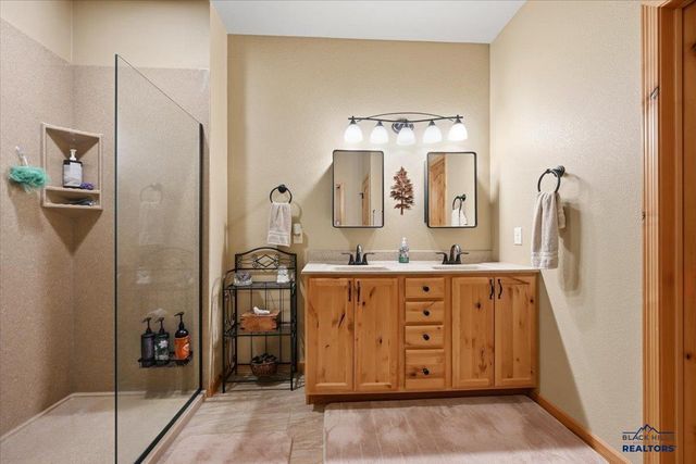 12182 WASHINGTON LOOP, Sturgis, SD 57785