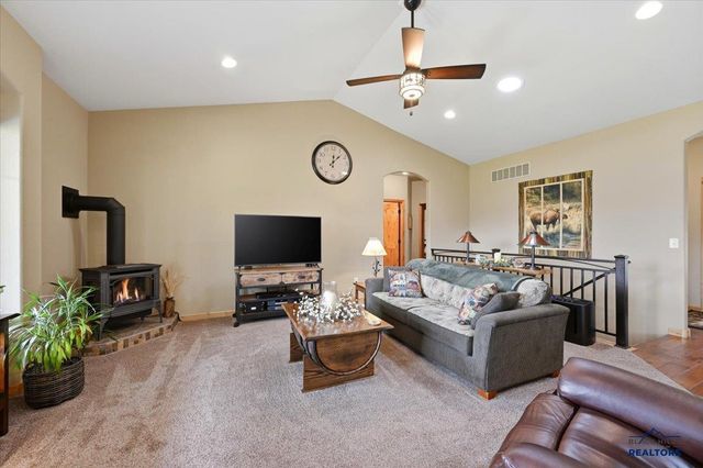 12182 WASHINGTON LOOP, Sturgis, SD 57785