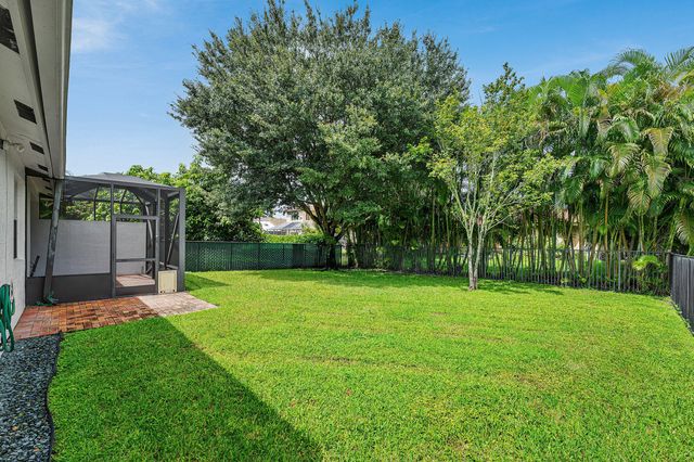 310 VENICE Boulevard 310, Royal Palm Beach, FL 33411
