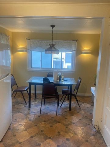 32 Avon 2, Lawrence, MA 01841