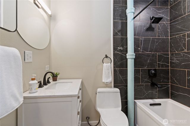 2013 8th Street, Bremerton, WA 98337