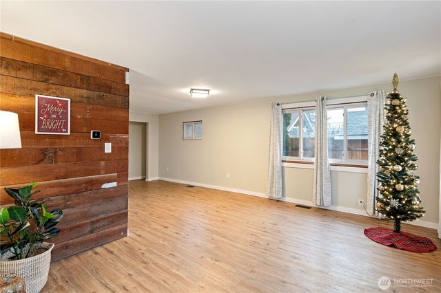 2013 8th Street, Bremerton, WA 98337